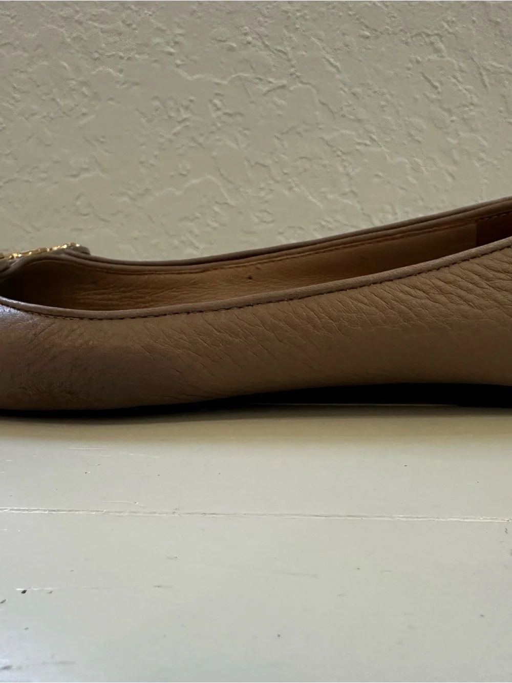 Tory Burch Reva Ballet Pebbled Leather Flats in Taupe Sz 6